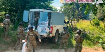 Decomisan 834 kilos de cocaína ocultos en camioneta abandonada en Chiapas