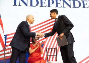 Canciller Roberto Velasco llama a reforzar la protección de los mexicanos que viven en Estados Unidos