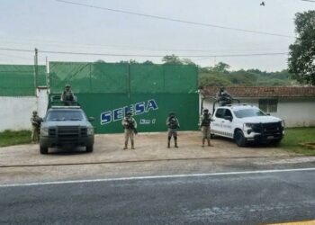 Descartan refinería clandestina en Veracruz; FGR investiga centro de almacenamiento de hidrocarburos