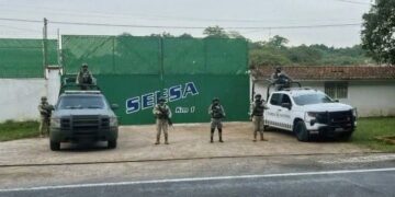 Descartan refinería clandestina en Veracruz; FGR investiga centro de almacenamiento de hidrocarburos