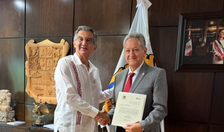 Designa gobernador Américo Villarreal a Ricardo Guerrero como nuevo secretario de Salud