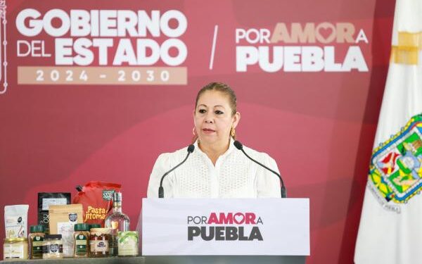 Garantiza Secretaría de Bienestar el suministro de vital líquido a familias poblanas