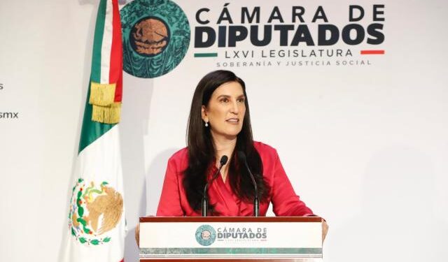 Kenia López critica al INE por ordenar retirar publicaciones del PRI sobre Morena