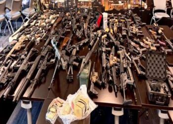 EU frustra envío de 138 armas hacia México; operativo evitó que arsenal llegara al crimen organizado