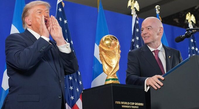 Trump cierra filas con Infantino ante la presión para dejar la presidencia de la FIFA