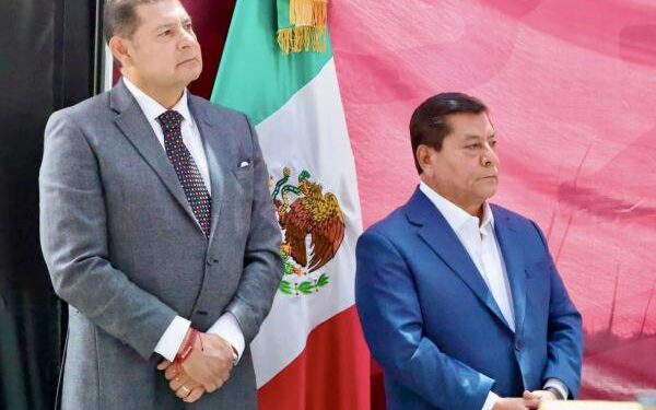 Gobierno estatal encabeza transformación histórica de caminos y vialidades con maquinaria propia.