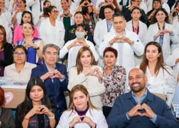 Salud y compromiso: Ceci Arellano entrega insumos al hospital de la niñez poblana