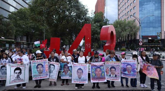 Ayotzinapa: tribunal rechaza argumento de Martínez Crespo contra la ley de desaparición