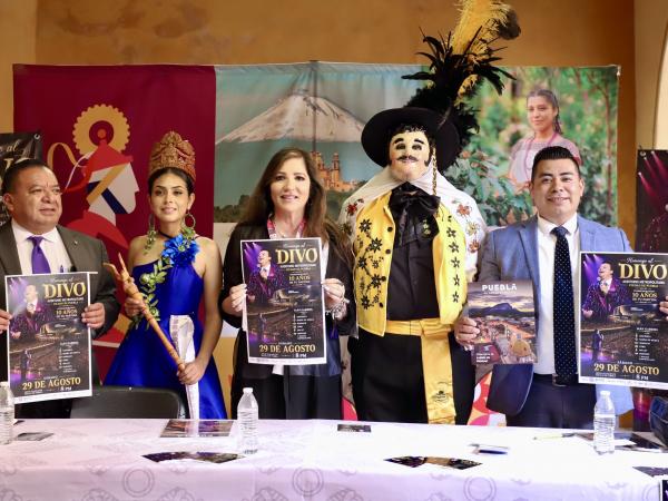 Con concierto en Auditorio Metropolitano, Puebla recuerda a Juan Gabriel