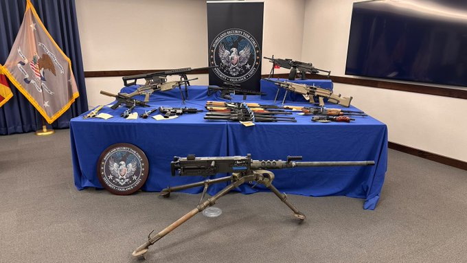 Golpe al tráfico de armas: desmantelan célula que operaba desde Phoenix hacia México