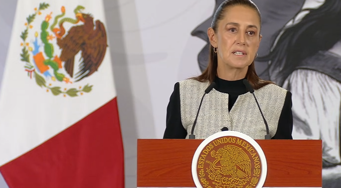Gobierno de Sheinbaum abre debate sobre regulación de redes sociales y uso de celulares en menores