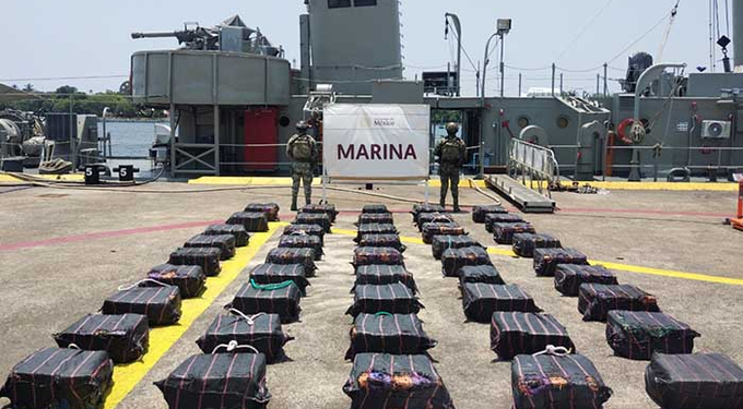 Marina decomisa más de 1.6 toneladas de presunta cocaína en aguas de Michoacán