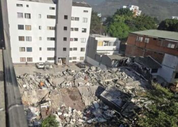 Terremoto de 7.4 deja una estela de destrucción en Colombia; reportan 111 fallecidos