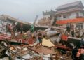 Terremoto de 7.7 sacude Flores, Indonesia; autoridades monitorean amenaza de tsunami