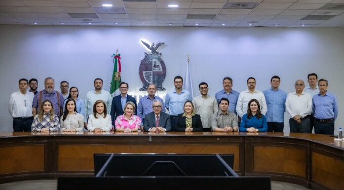 Rocha Moya retoma el gobierno de Sinaloa y enfrenta críticas de la oposición
