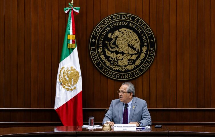 Congreso de Sinaloa aprueba nueva licencia de Rocha Moya; alista elección de gobernador interino
