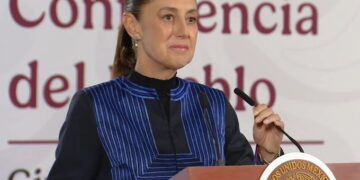 Sheinbaum cuestiona regreso de Rocha Moya y anuncia 37 mil espacios para estudiar una licenciatura