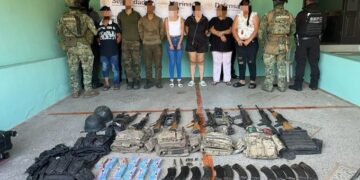 Ocho detenidos y arsenal asegurado durante operativo federal en Badiraguato, Sinaloa