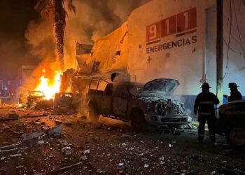 Explota coche bomba frente a comandancia en Ojocaliente, Zacatecas; reportan siete heridos