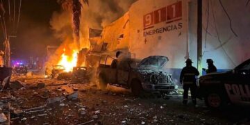 Explota coche bomba frente a comandancia en Ojocaliente, Zacatecas; reportan siete heridos