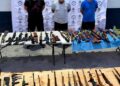 Interceptan en Nuevo León cargamento con 210 armas presuntamente para grupos criminales