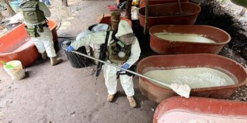 Desmantelan posible laboratorio clandestino en Acámbaro y aseguran toneladas de sustancias