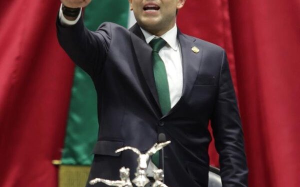 Raúl Bolaños Cacho asume el mando de San Lázaro para el último año de la LXVI Legislatura