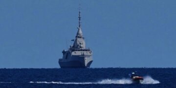 Irán negocia con Omán una nueva ruta para el tránsito marítimo por Ormuz