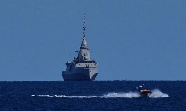 Irán negocia con Omán una nueva ruta para el tránsito marítimo por Ormuz