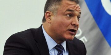 DEA intensifica búsqueda de activos vinculados a García Luna tras recuperación en Florida