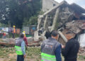 Colapso durante demolición genera emergencia y cierre de vialidad en CDMX