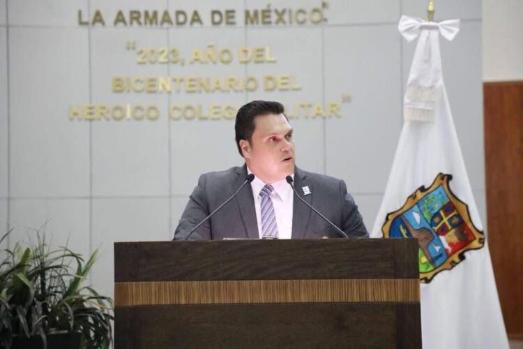 Legisladores de Tamaulipas exigen a Cabeza de Vaca volver a México