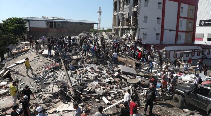 Emergencia en Colombia por terremoto de 7.4; hay muertos y edificios colapsados