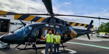 Gobierno estatal garantiza atención especializada con traslado aéreo desde Acatlán.