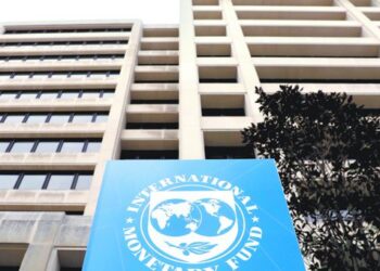 FMI advierte mayores riesgos para la economía mundial por deuda, inflación y energía
