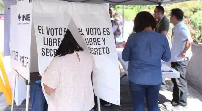 Elecciones de 2027: Sheinbaum considera excesivo el presupuesto solicitado por el INE