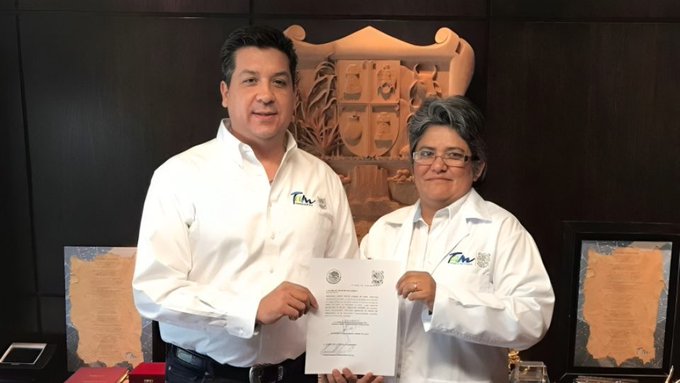 Cabeza de Vaca niega reuniones con criminales mientras crecen señalamientos por contratos