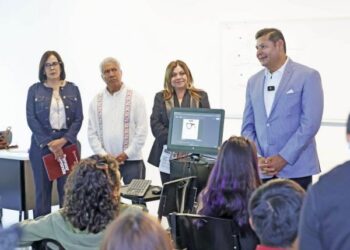 UNICREA amplía oportunidades de formación profesional y acceso a la cultura para jóvenes.