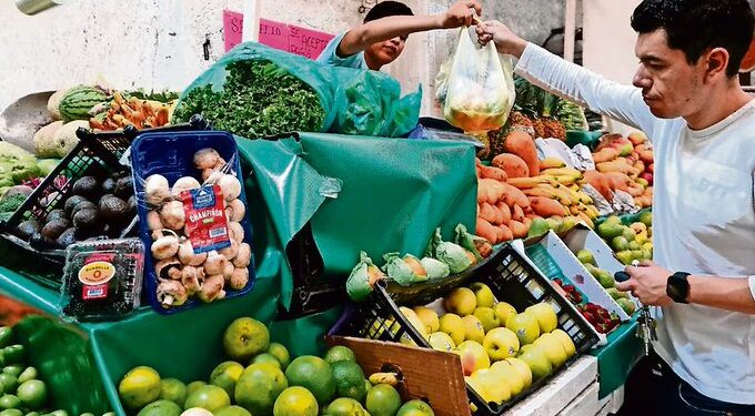 Inflación rompe racha de cuatro meses a la baja y sube a 3.26% en agosto