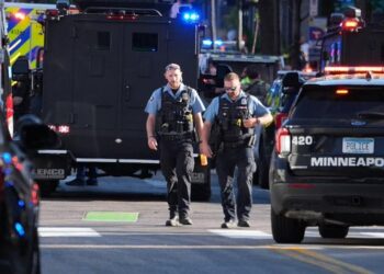 Ataque armado en Mineápolis deja un muerto y seis heridos, entre ellos dos policías