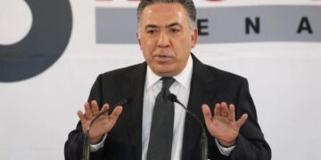 Senado oficializa salida de Enrique Inzunza de Morena; queda como senador sin partido