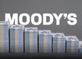 México enfrenta presión fiscal por bajo crecimiento y mayor deuda: Moody’s