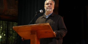 Morena plantea mayor vigilancia a gasolineras y empresas que emiten facturas falsas