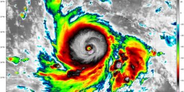 Huracán Polo se intensifica frente a Guerrero y activa medidas preventivas en Colima