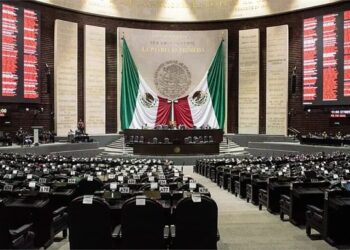 Diputados dan primer paso a la “Ley Antimemes”; oposición alerta por libertad de expresión