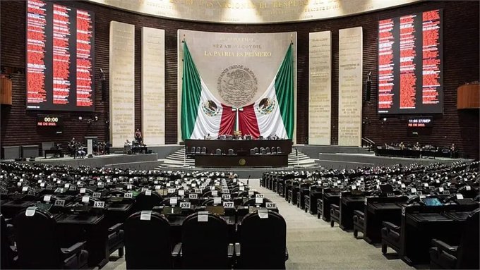 Diputados dan primer paso a la “Ley Antimemes”; oposición alerta por libertad de expresión