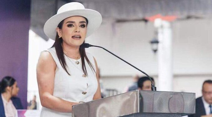 Grecia Quiroz habla con Harfuch por celulares de Carlos Manzo y pide atraer el caso