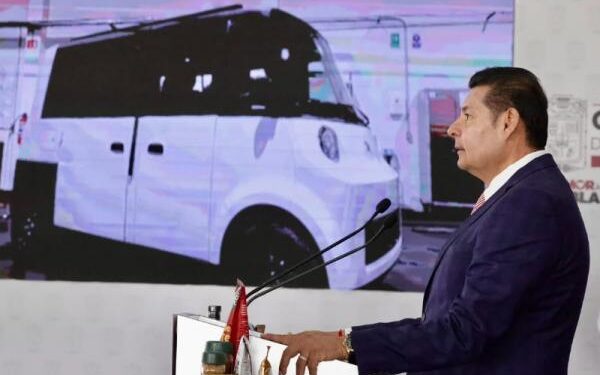 Ofrece Gobierno Estatal 100 mil becas para formar talento en tecnologías del futuro