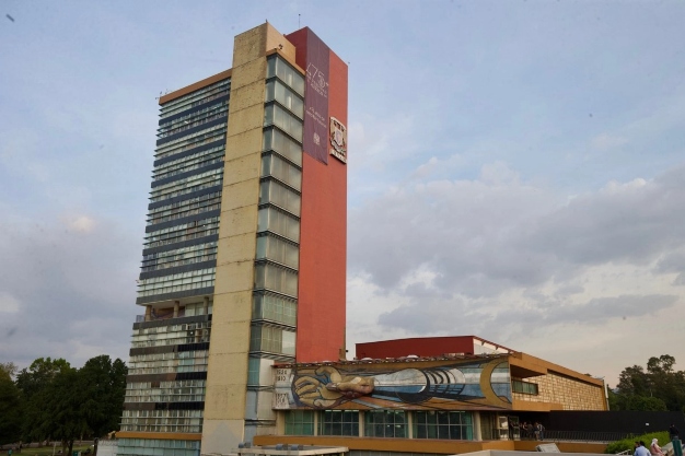 UNAM analizará uso de celulares en aulas y reforzará capacitación en inteligencia artificial