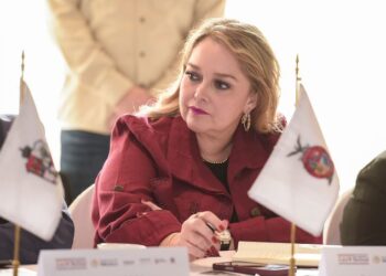 Catalina Esparza sustituye a Eneyda Rocha Ruiz al frente del DIF Sinaloa
